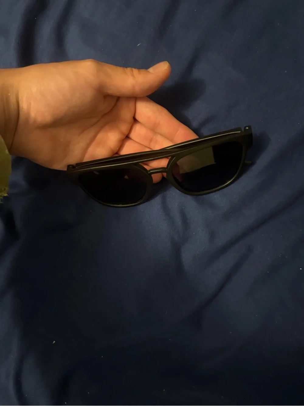 Men's Black Sunglasses - Classic Cat-Eye Style